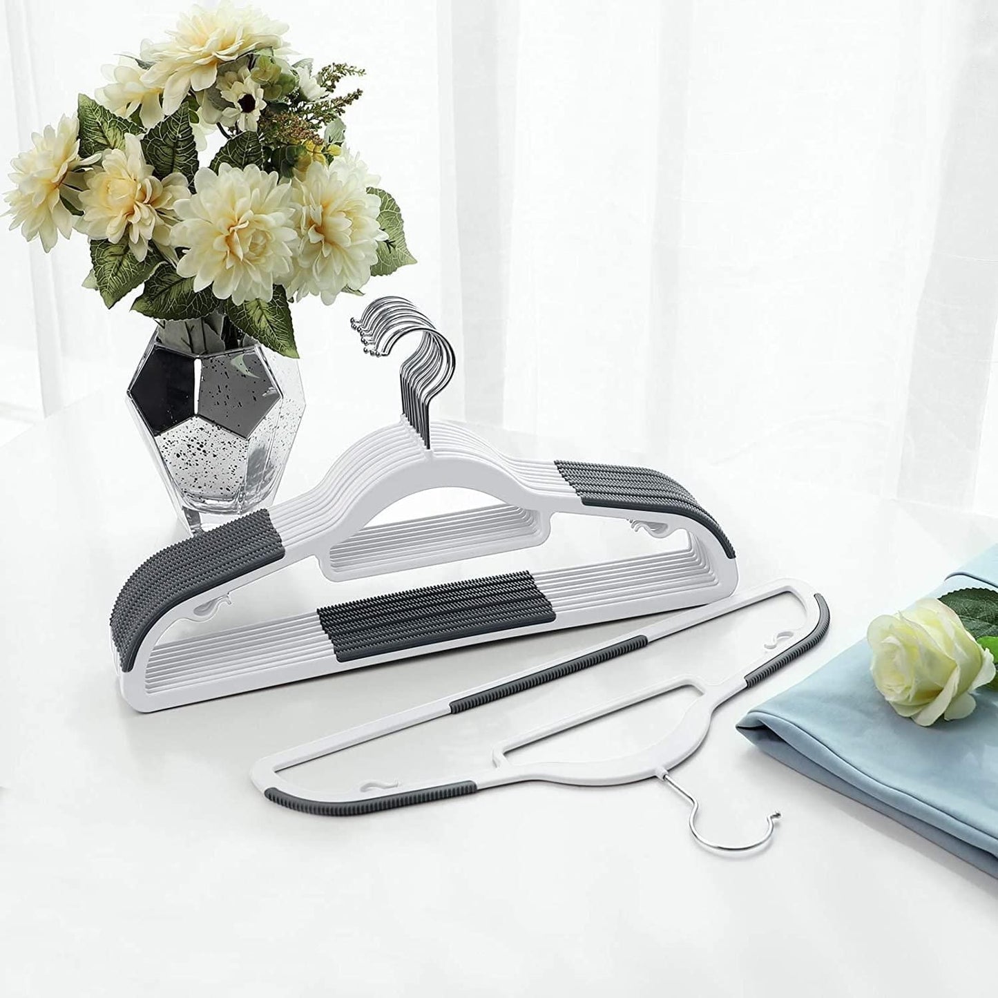 Plastic Flexible Clothes Hanger (Pack of 4)